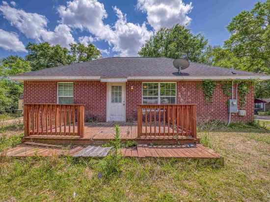 8510 Pond Ave, Pensacola, FL 32534