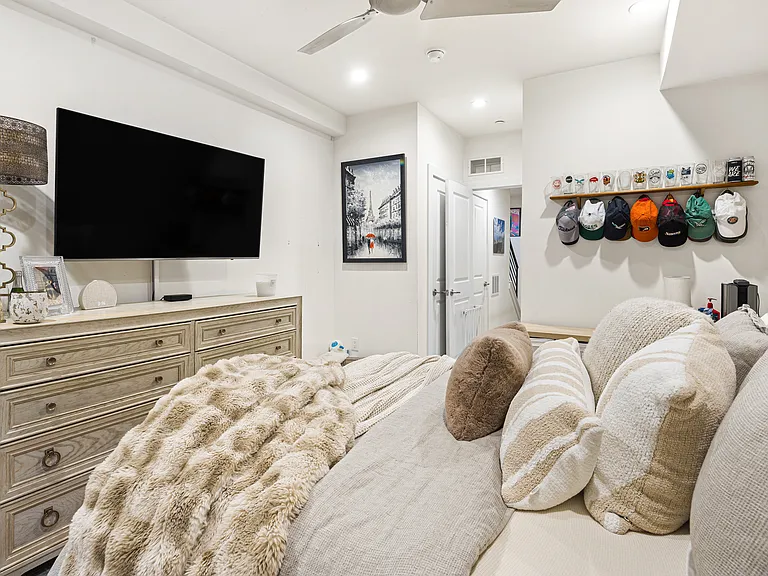 823 N Uber St #1 — Photo 14