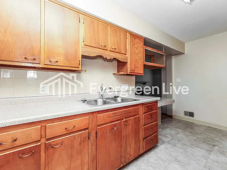 3826 E 4th St — Photo 8