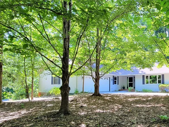 16007 Danube Cir, Seneca, SC 29672