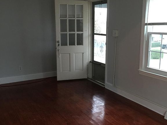 wood floors nice size living room