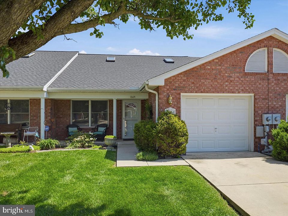 1st image of 1604 Langley Dr