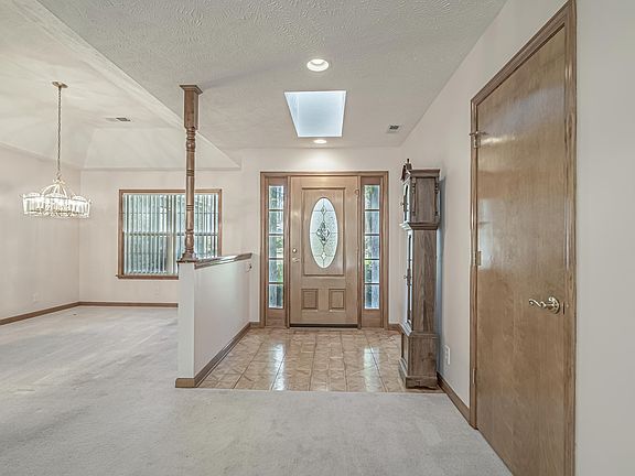 3rd image of 9 Calabash Dr