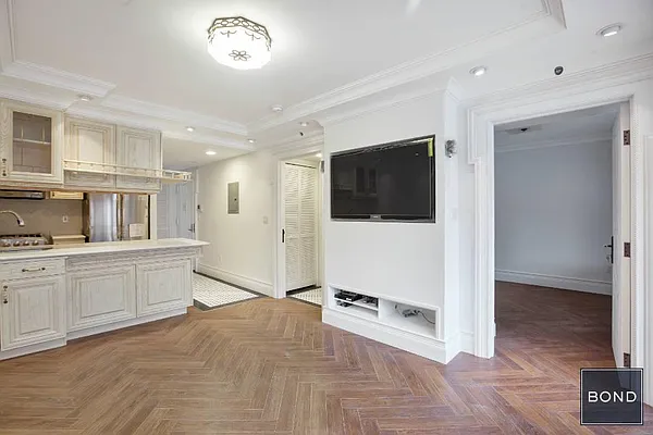 Rented by Bond New York | media 2