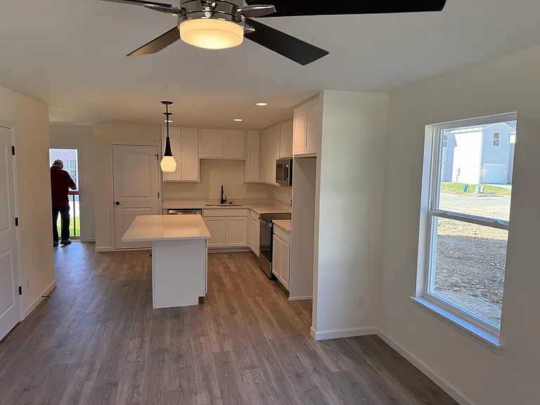 435 Sunset Hollow Dr — Photo 4