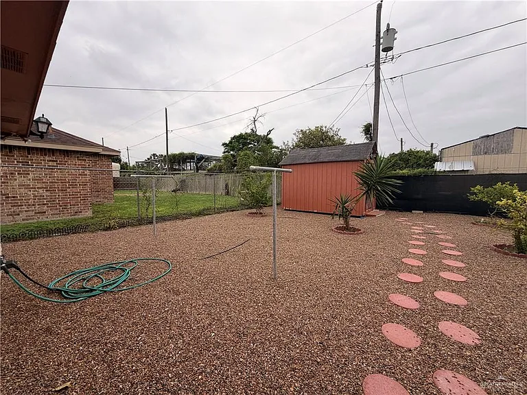 357 Pine Crk — Photo 12