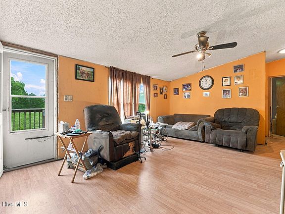 8th image of 146 Birch Drive