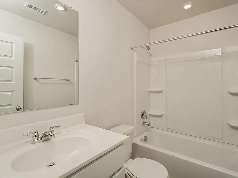 3325 Muenster Ave — Photo 14