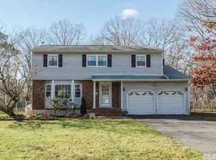 258 Terry Rd, Sayville, NY 11782