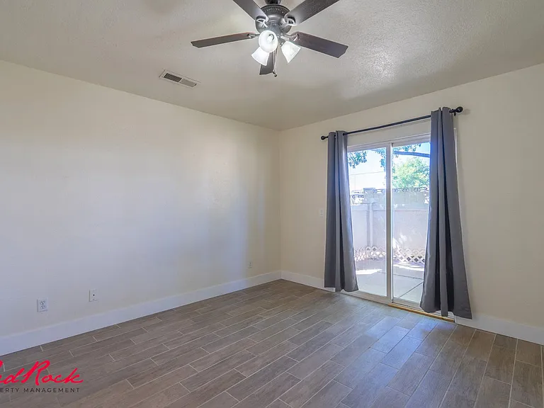 441 E Sunland Dr #6 — Photo 4