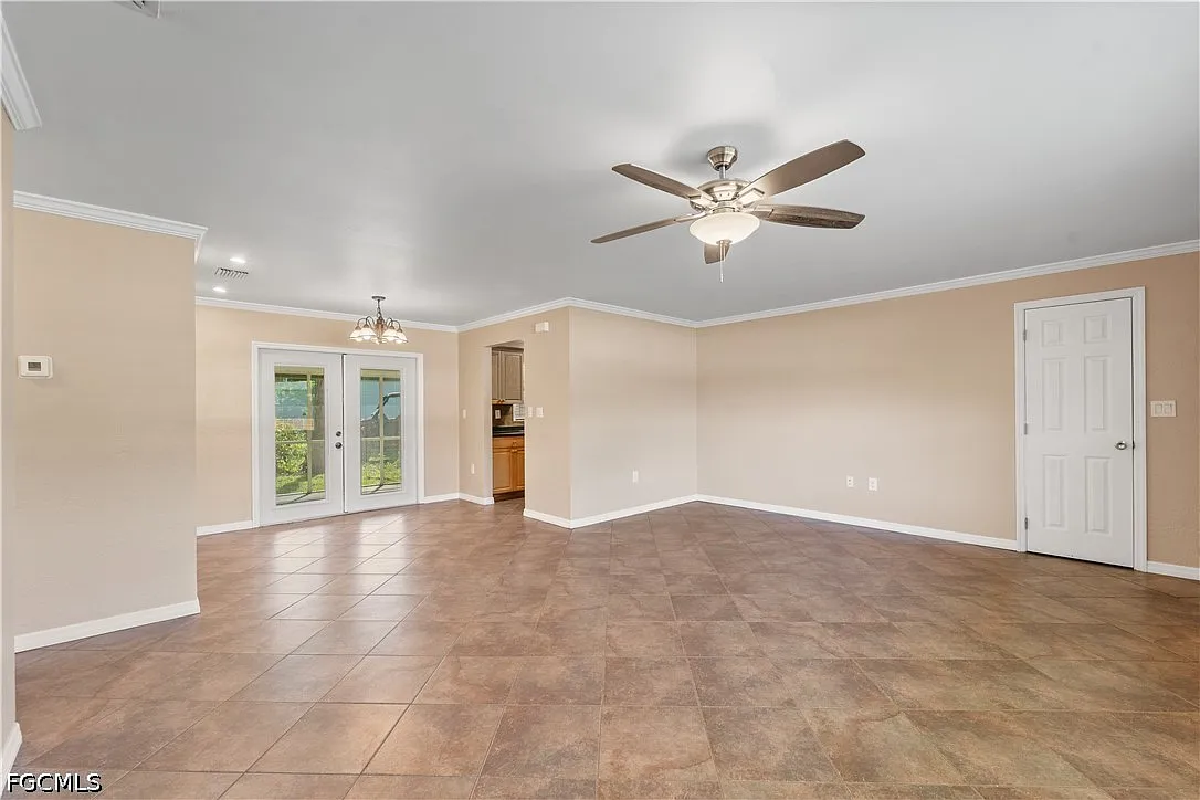 2 bed, 1.0 bath, 984 sqft, $1,700 — Photo 2