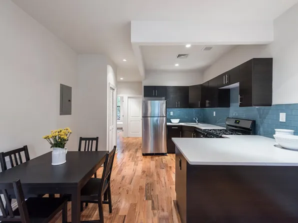 496 Van Buren image 2 of 8