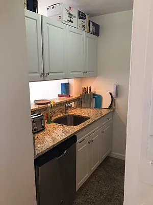 Rented by Kian Realty | media 25