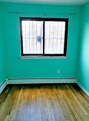 3rd image of 335 Menahan St Floor 2