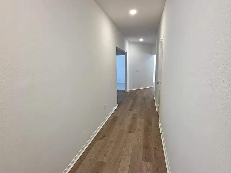 782 Gussy Ln — Photo 26