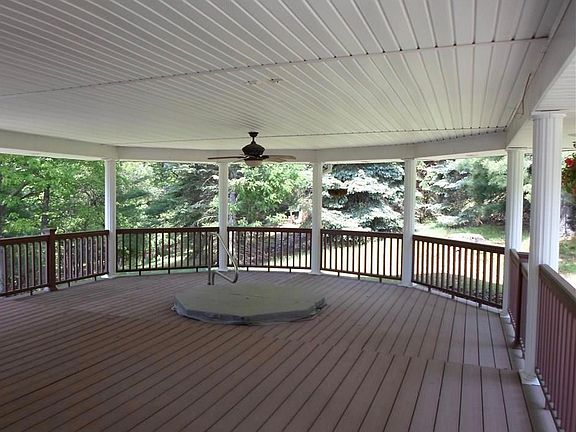 3rd image of 462 Annapolis Dr