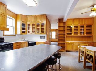 1440 W Fletcher St, Chicago, IL 60657