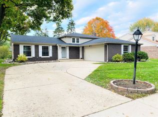 4110 Crestwood Dr, Northbrook, IL