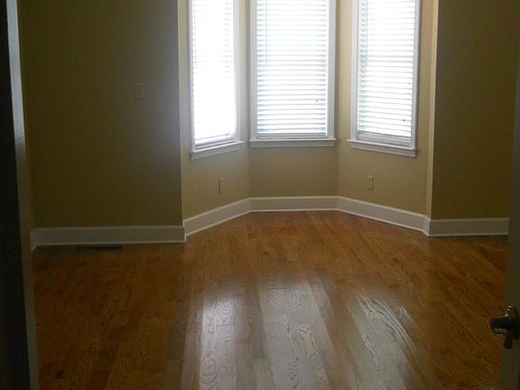 Master Bedroom w Reading Nook