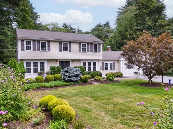 6 Murphy Cir, Framingham, MA 01701