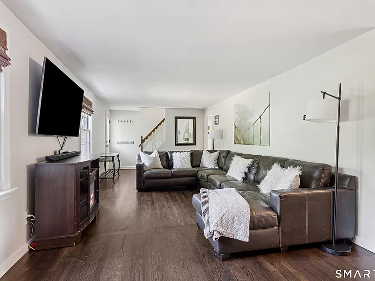 111 Mill Hill Rd — Photo 9