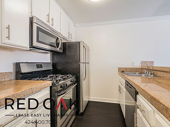 5th image of 1522 N Formosa Ave #103