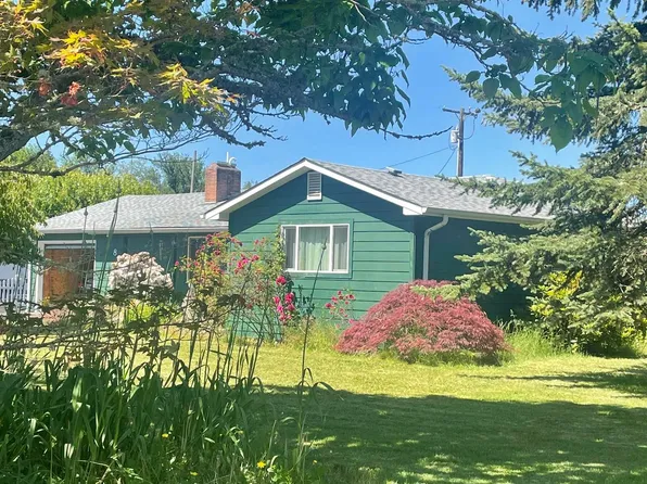 880 Hillview Dr, Lebanon, OR 97355