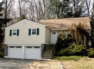 3 Olmstead Rd, Redding, CT 06896