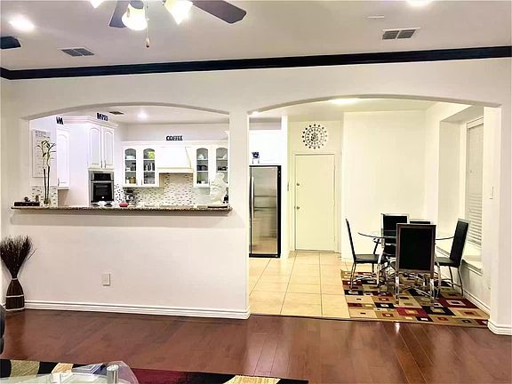 4th image of 653 Lake City Dr