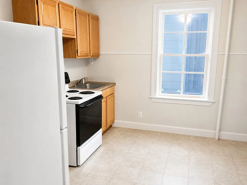 50-52 Rowe Ct