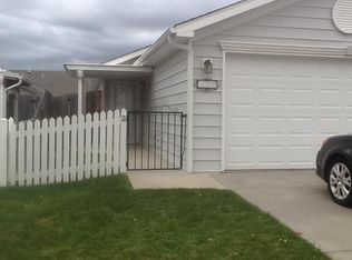 327 Appletree Ln, Cheyenne, WY 82009
