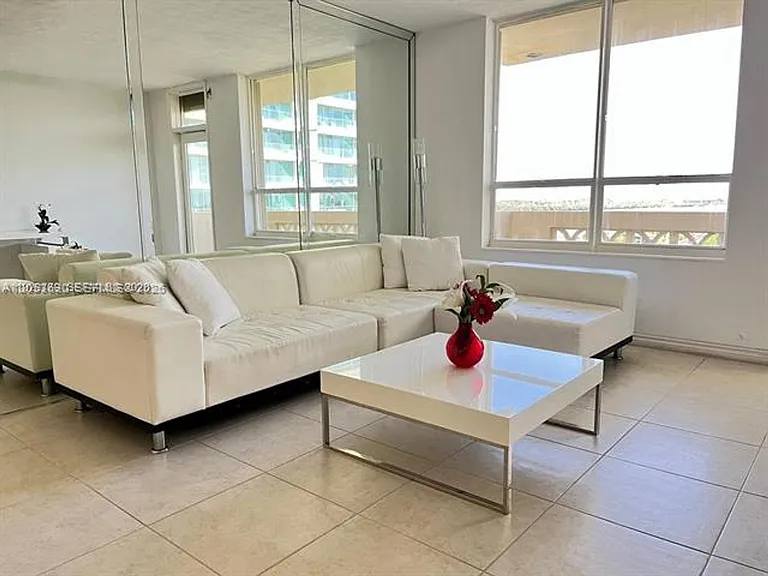 10185 Collins Avenue Cu #1103 — Photo 9