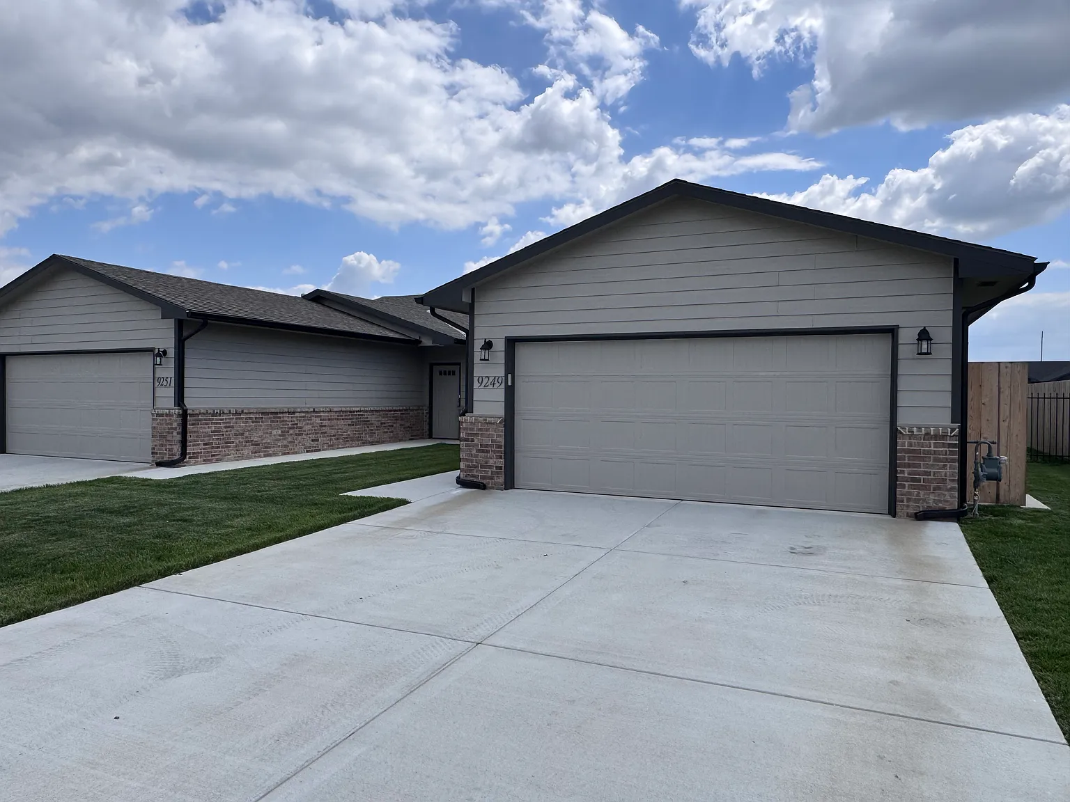 3 bed, 1200 sqft, $1,550 — Photo 1