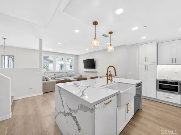 2827 W Edinger Ave, Santa Ana, CA 92704