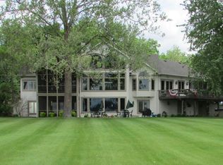 905 Prospect Point Dr, Quincy, MI 49082