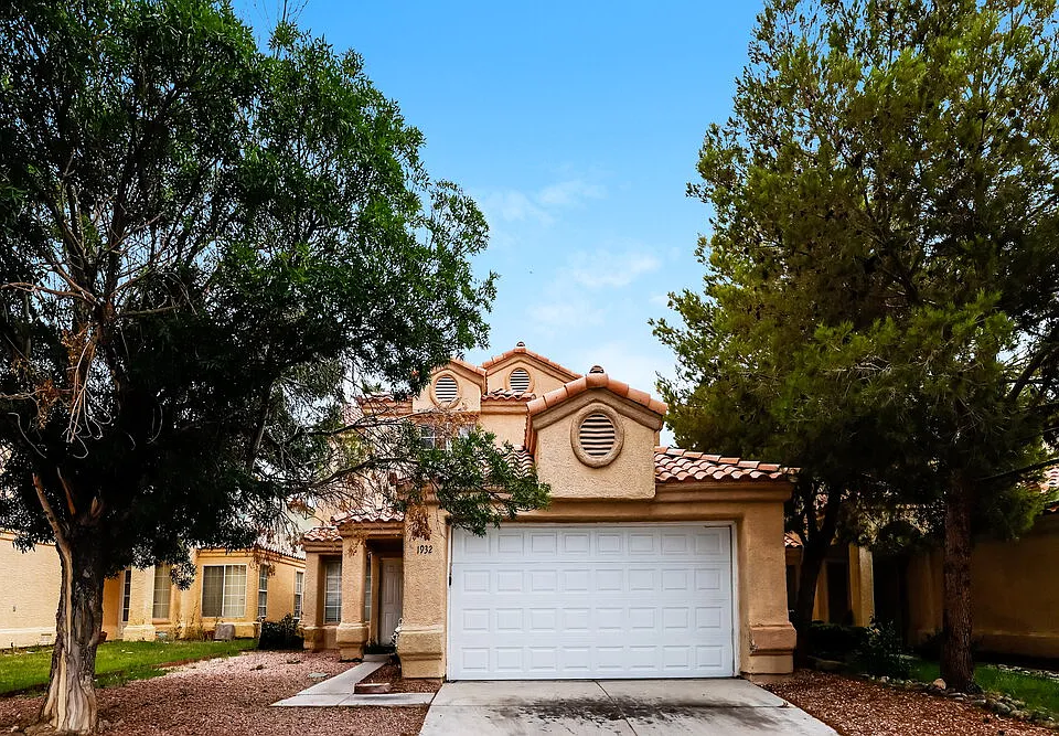 1932 Monte Alban Dr