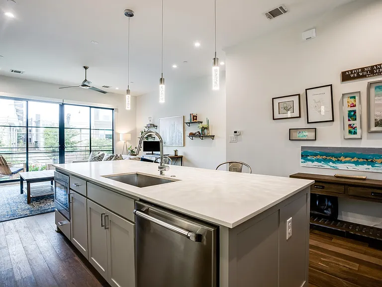 5122 Capitol Ave #103 — Photo 6