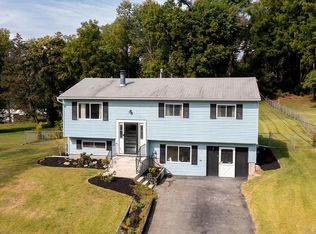 72 Cardinal Dr, Poughkeepsie, NY 12601