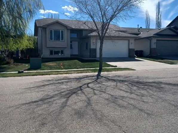 13 W Firdale Rd, Sylvan Lake, AB T4S 2L2