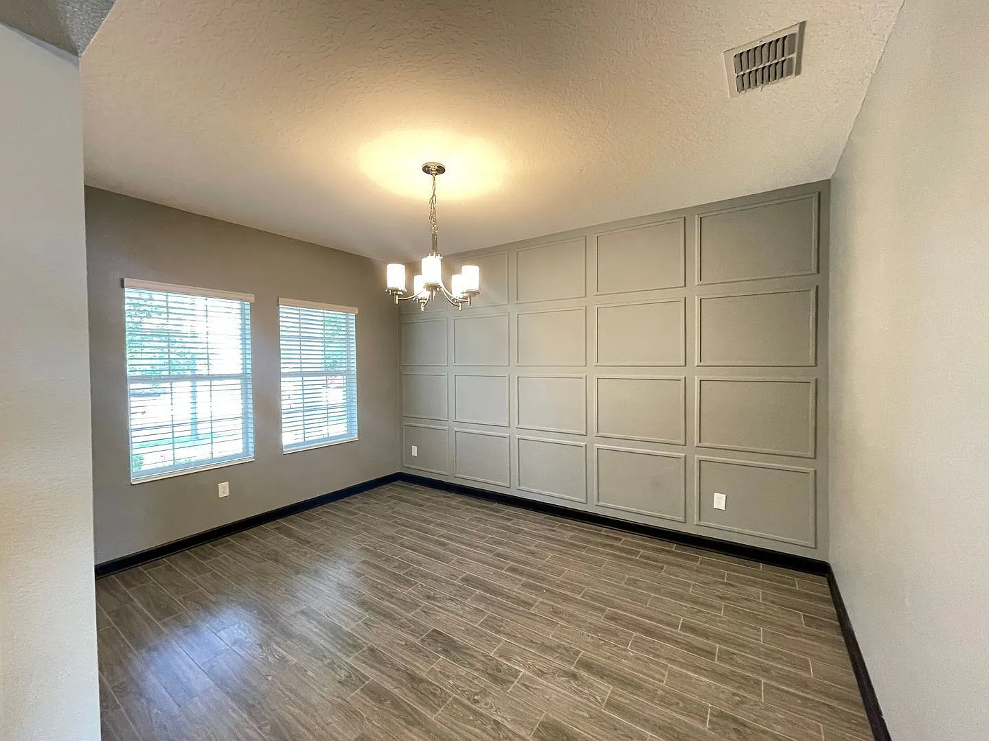 4 bed, 2.5 bath, 2683 sqft, $3,450 — Photo 3