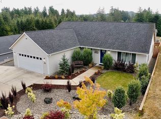 479 Providence Dr, Reedsport, OR 97467