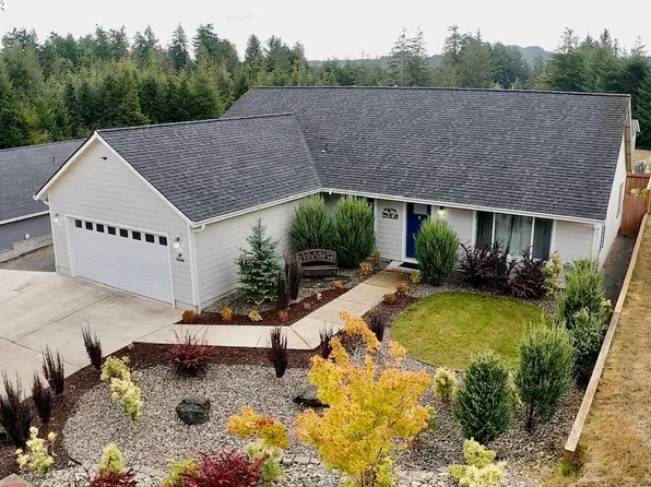 479 Providence Dr, Reedsport, OR 97467