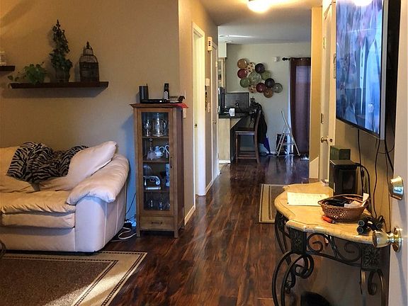 4th image of 7047 Bronington Dr SW