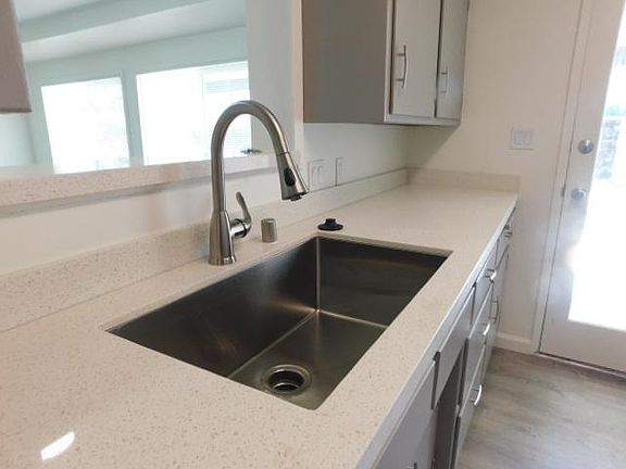 5th image of 8275 Amador Ave
