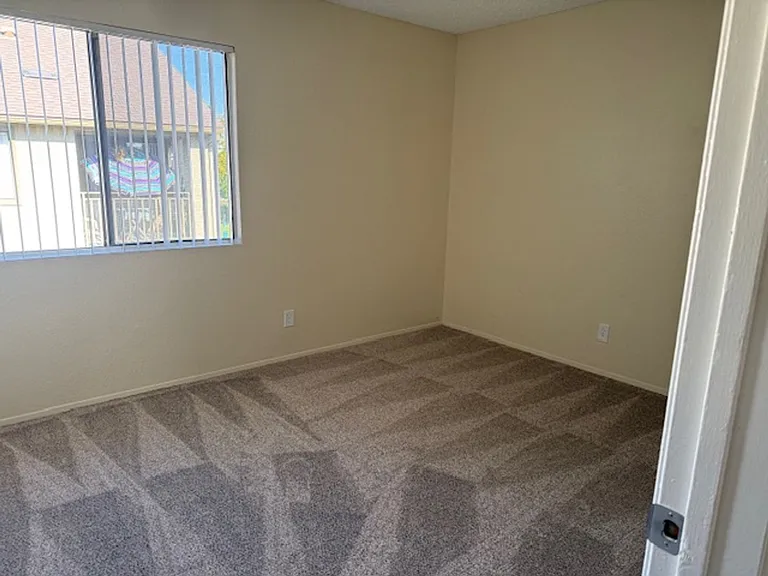 Summer Brook Apartments — Photo 37
