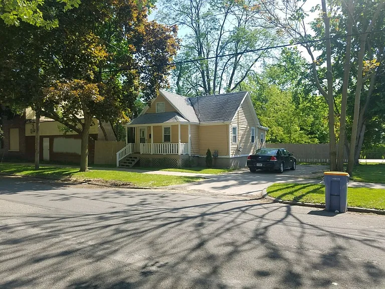 110 Indiana Ave NW — Photo 23