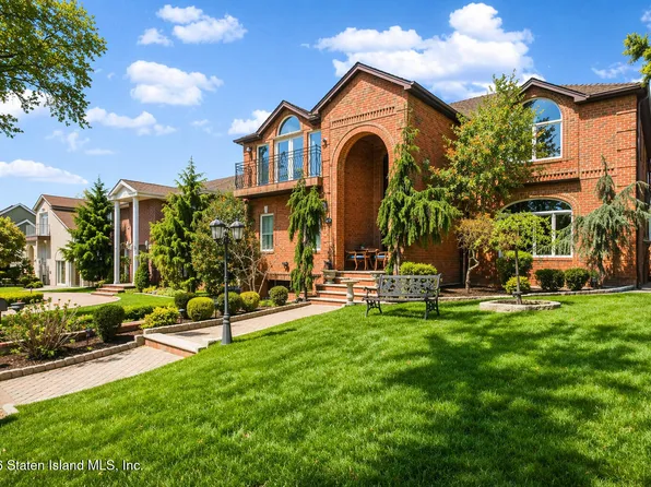 141 Overlook Ter, Staten Island, NY 10305