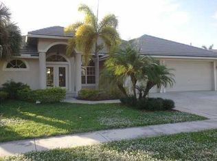 7066 Lake Island Dr, Lake Worth, FL 33467