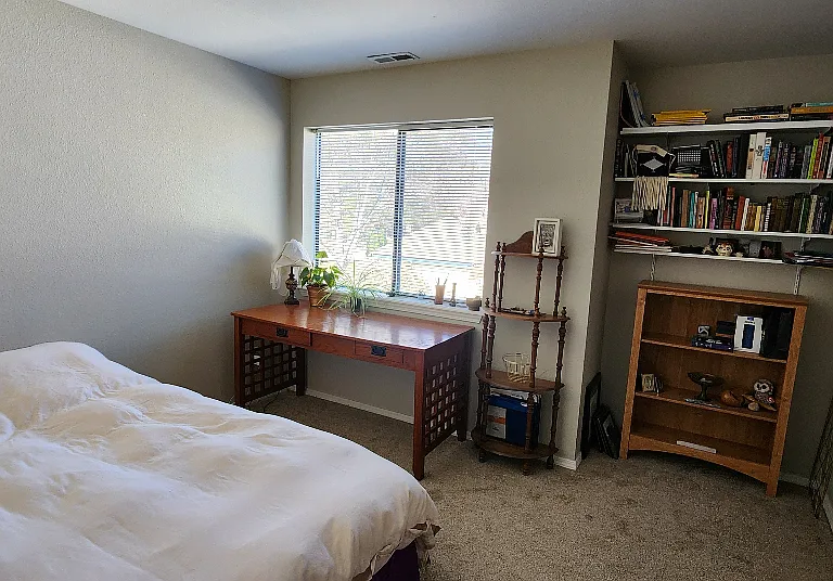 984 E Riverpark Ln — Photo 1