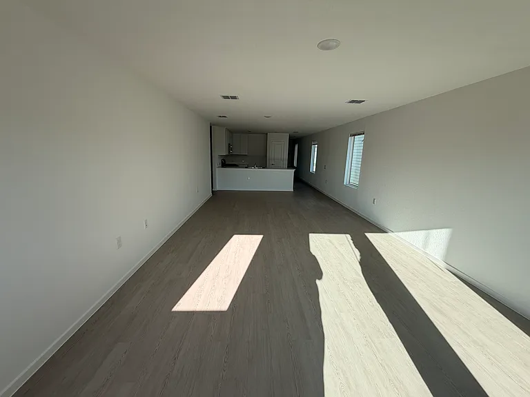 10807 Bernal Cv — Photo 3